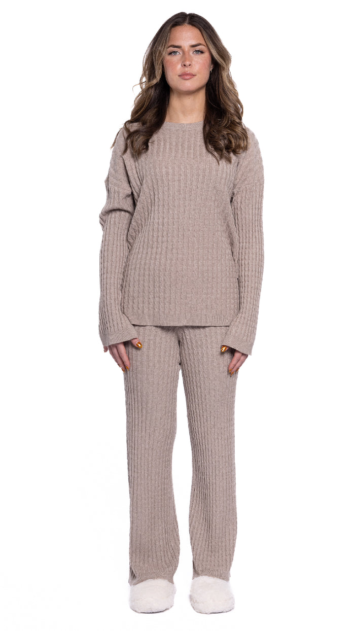 Cable Knit V-Neck Top w Cable Knit Pant